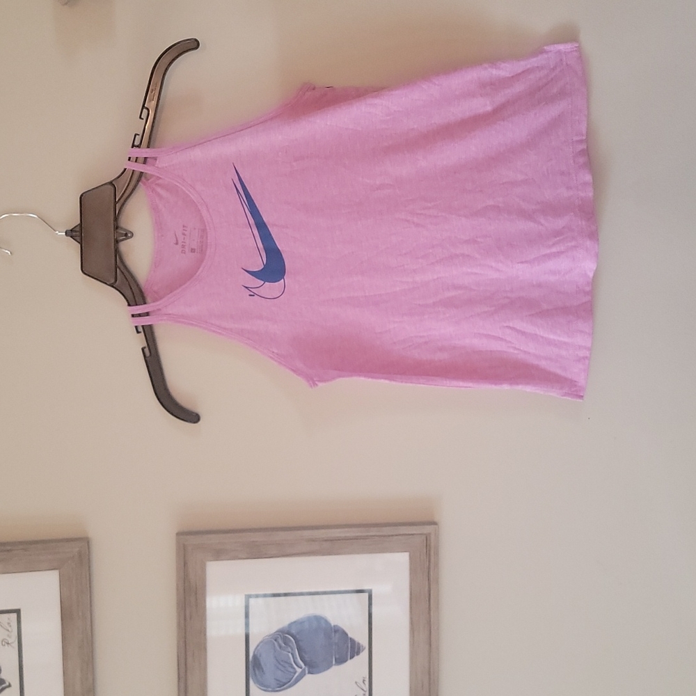 Nike sleeveless top